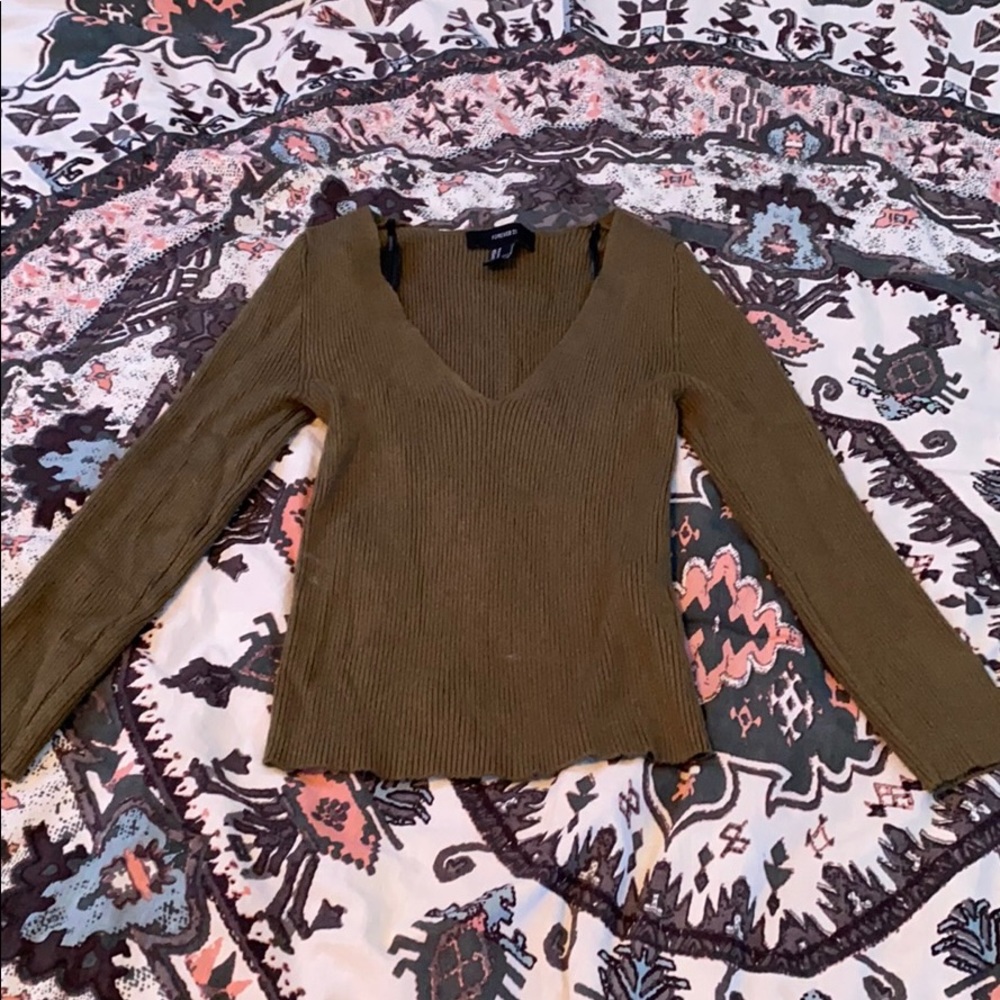 Blunge V-neck sweater/top